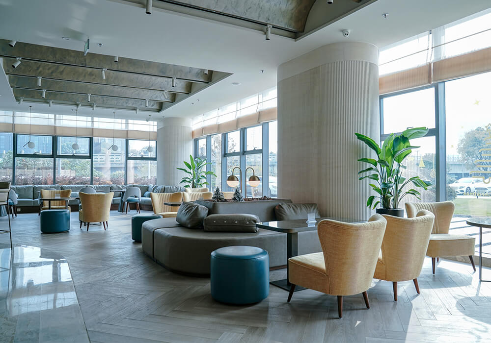 Custom column coverings for large commercial spaces 